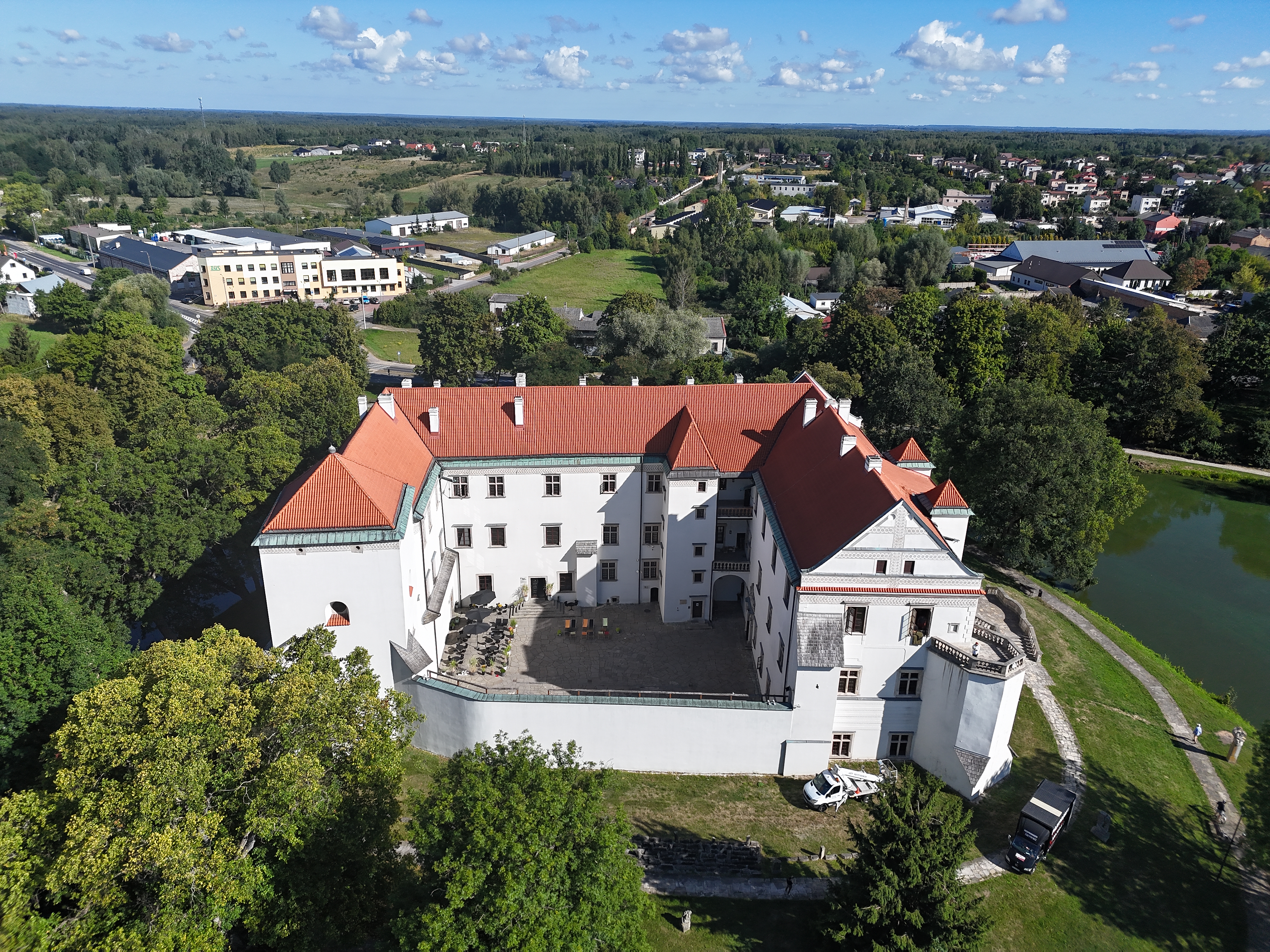 Relokacja zabytkowego obrazu z Zamku Szydłowieckich - etap 3